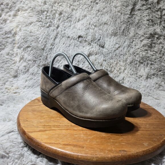Dankso Womens Size 8.5-9 EU 39 Brown Leather Professional Slip On Comfort Clogs - Picture 1 of 12